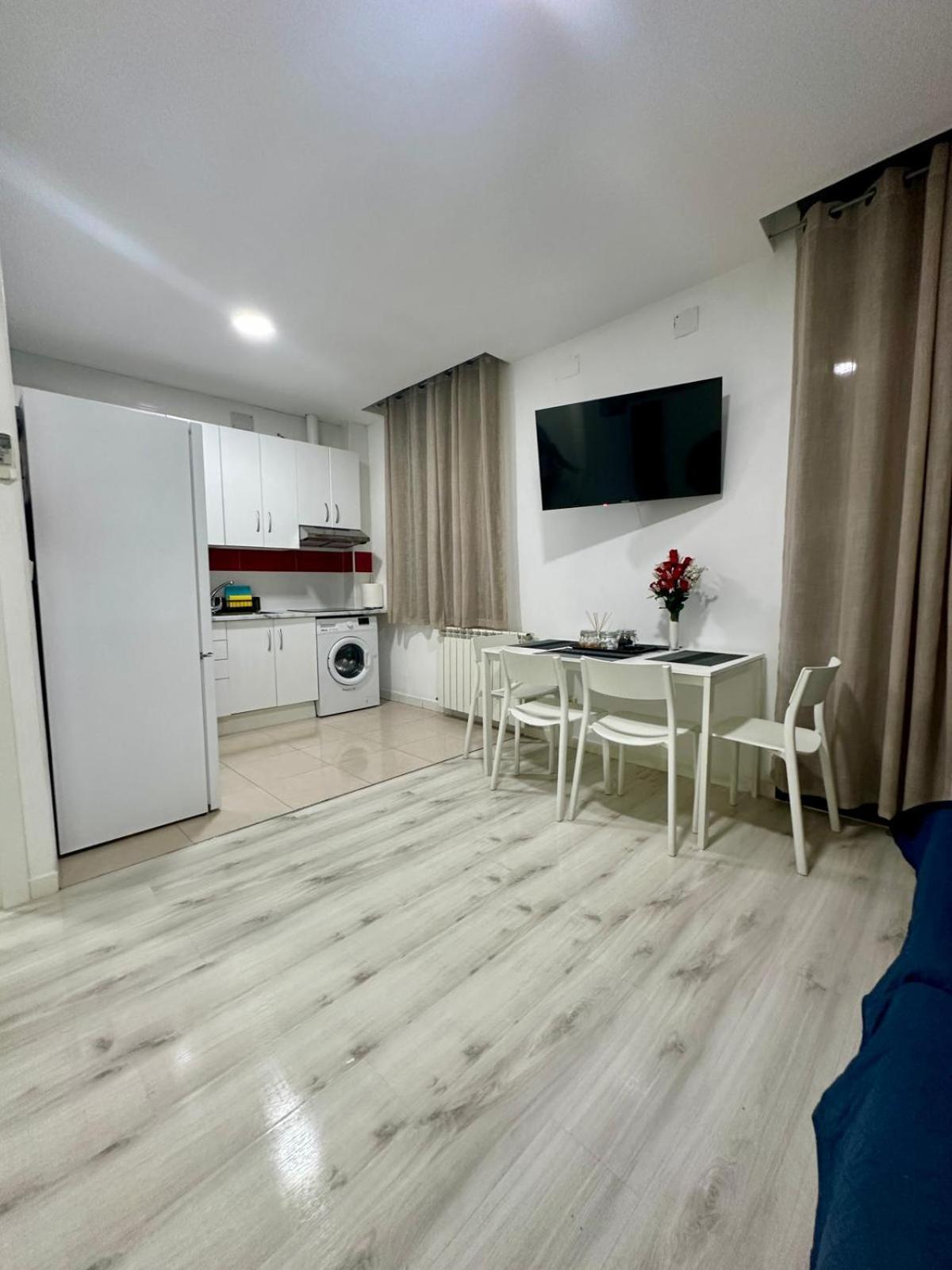 Empecinado 2 Personas Apartment Alcala de Henares Bagian luar foto